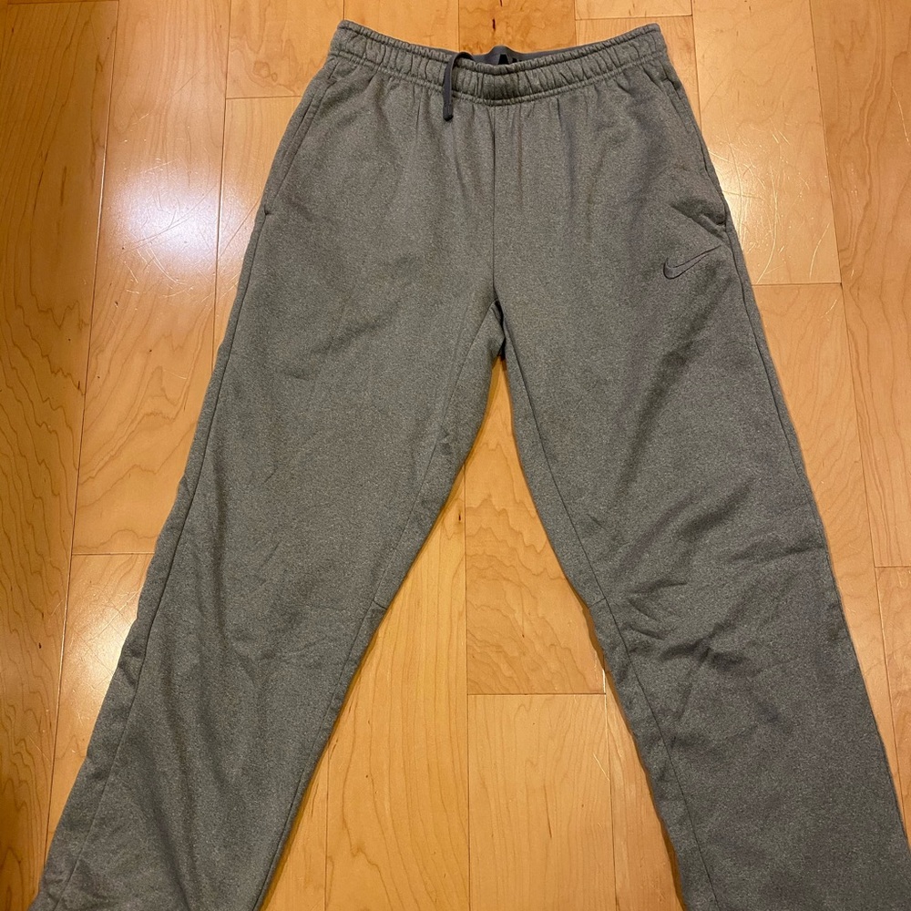 Men’s Nike medium sweatpants